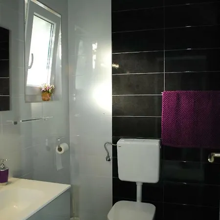 Ksenija Apartment *