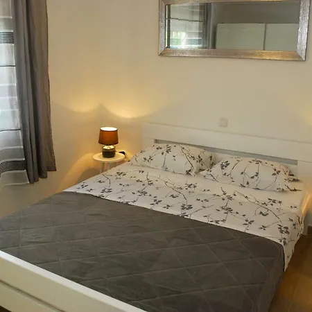Apartment Ksenija Srima